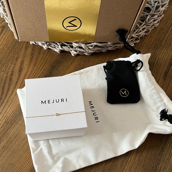 ❗SOLD❗Mejuri Solo Diamond Bracelet, 14k yellow gold - Picture 6 of 7